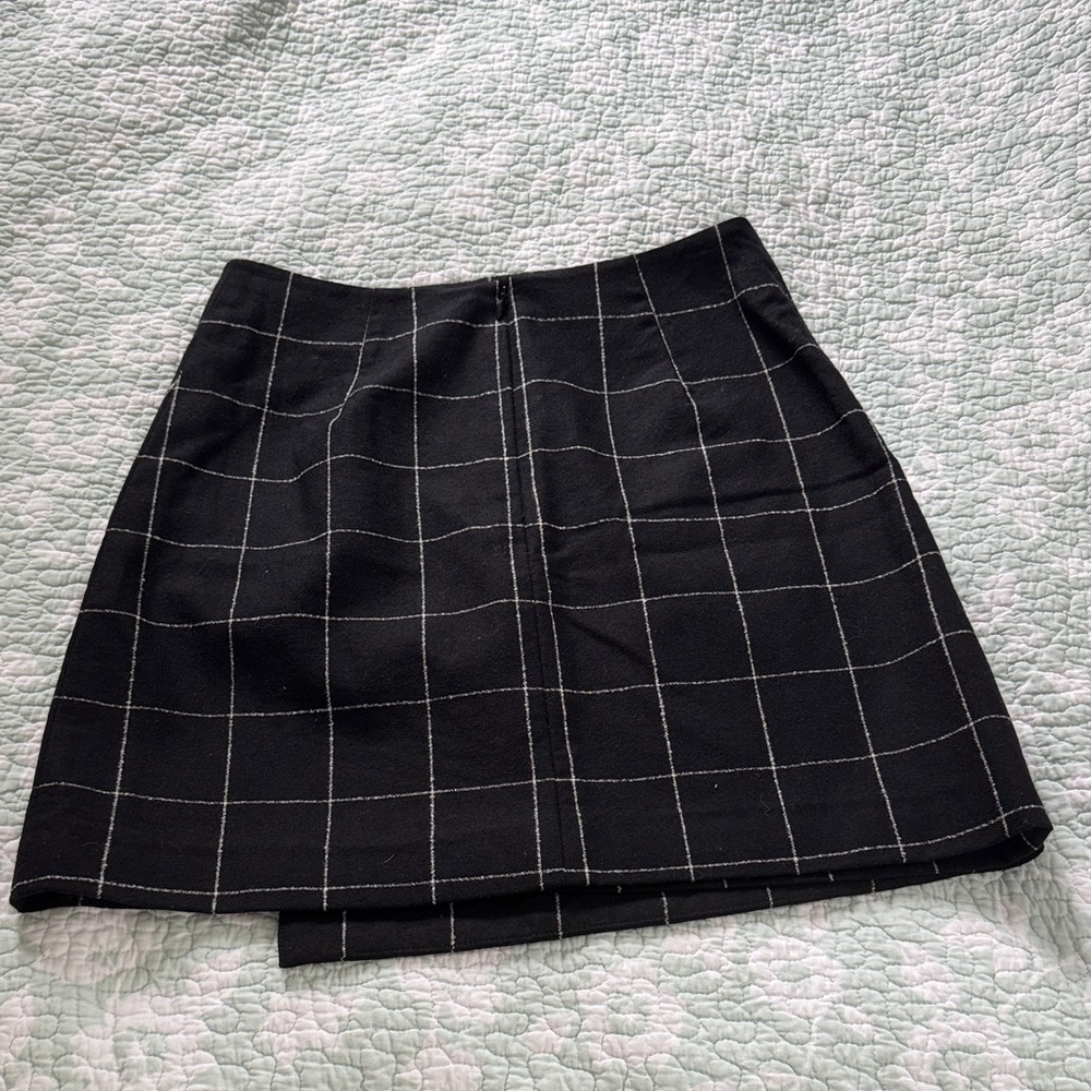 Chic Black Grid Pattern Mini Skirt - image 3